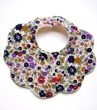 Image 3 of Blomsterkrage / smekke til baby