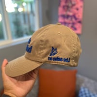 Image 2 of no estas soLA hat