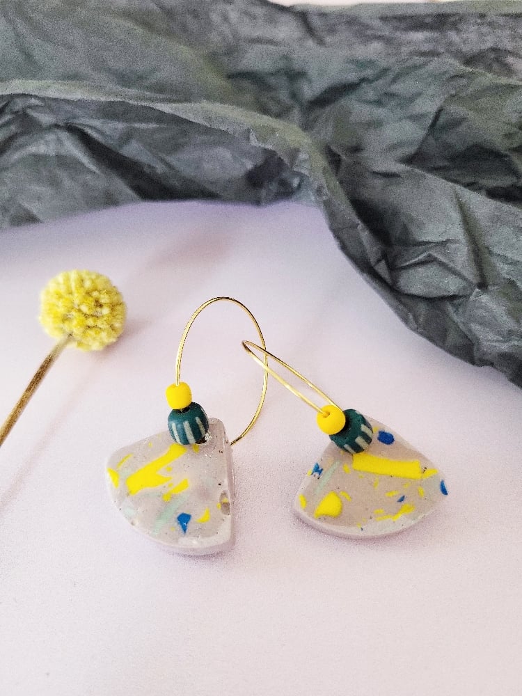 Image of Boucle d'oreilles pétale terrazzo lilas