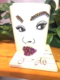 Image 2 of Lips n Eyes