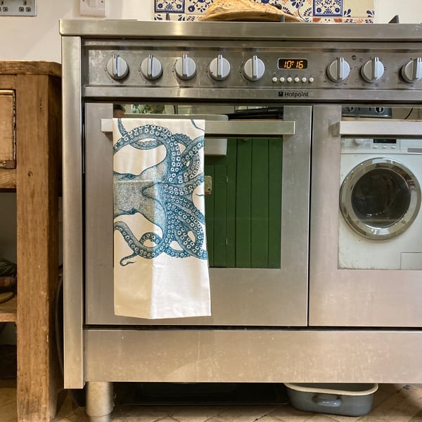 Image of Sealife tea towel 