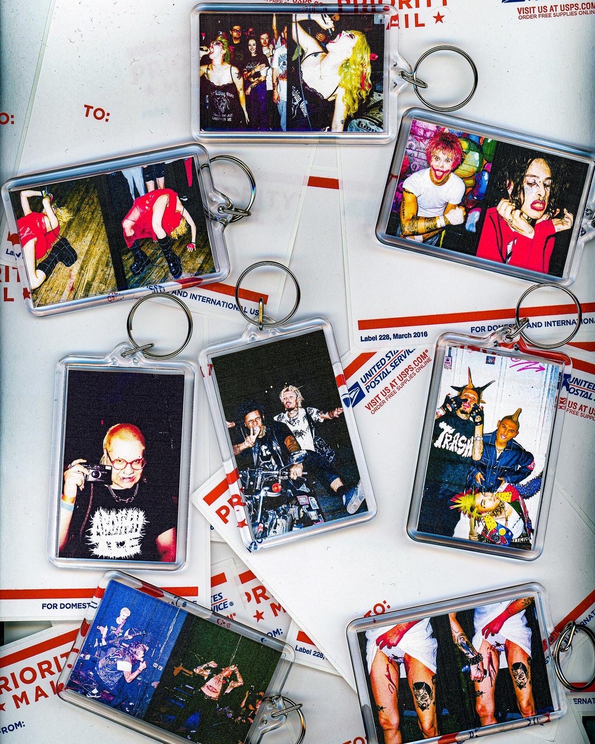 COLLECTIBLE PHOTO KEYCHAINS