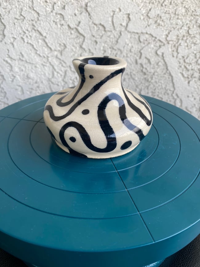 Lil squiggle vase