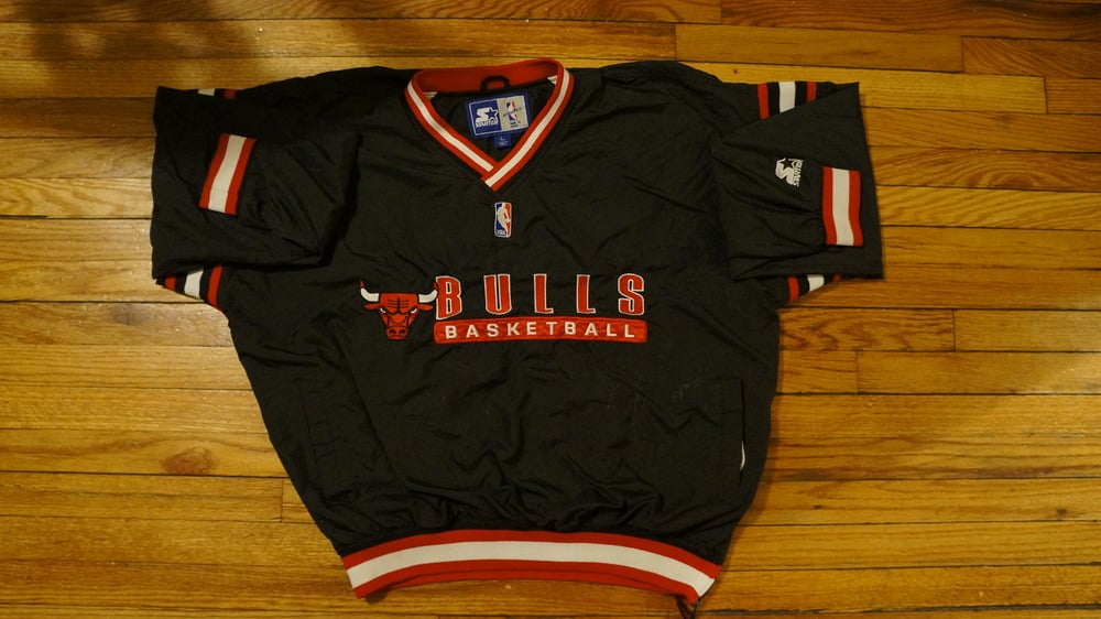 Image of vintage Bulls starter windbreaker  