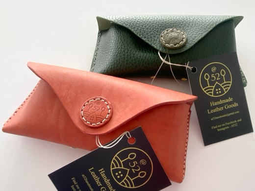 At52 leather glasses case
