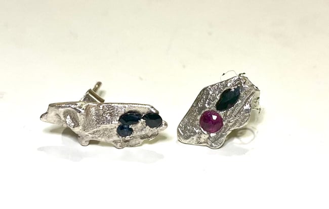 Embedded shard earrings 