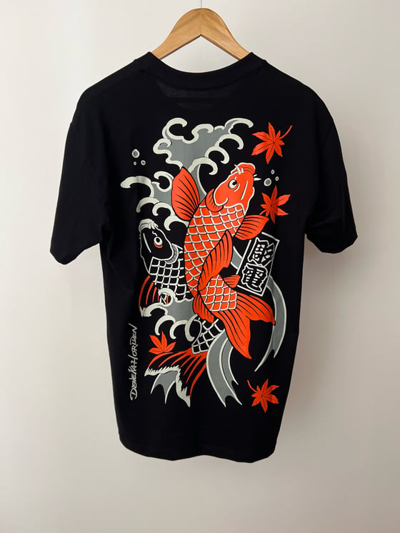 Image of KOIS TO MOMIJI T-SHIRT