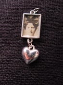 Image of Mini vintage lady with heart charm