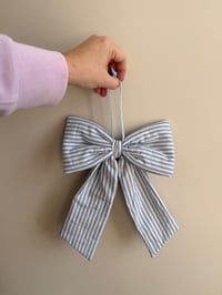 The Sky Line Story Bow