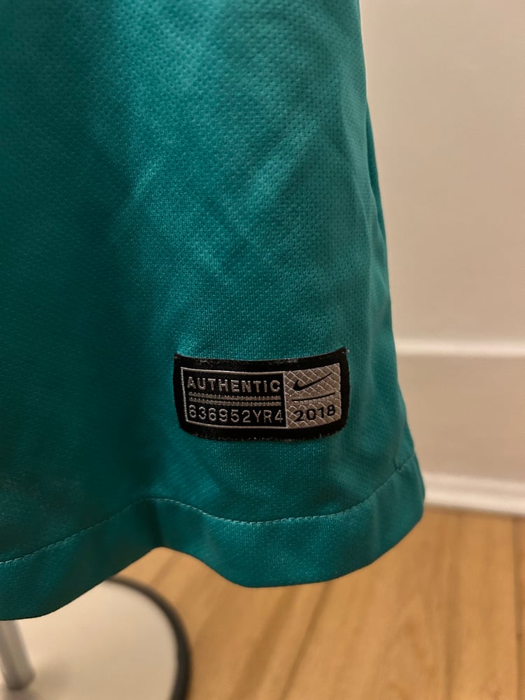 Image of Tottenham Hotspur “LUCAS 27” 2018/19 Third Shirt + patches (M)