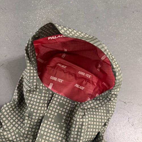 Image of FW 21 Palace Gore-Tex “The Don” Jacket, size medium