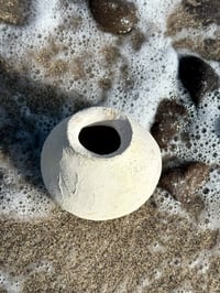 Image 2 of Jarrón Espuma