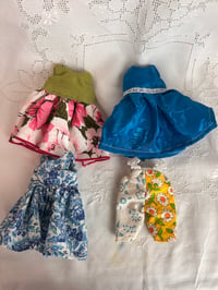 Image 3 of Extra outfits