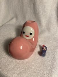 Image 3 of Giant Peebo vase