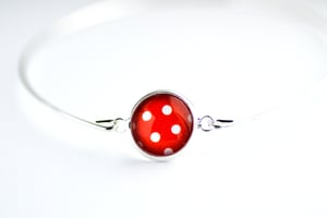 Image of Bracelet fin illustration à pois rouge blanc, laiton argenté
