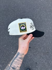 Image 3 of PINK BRIM NEAPOLITAN NEW YORK METS CUSTOM FITTED CAP