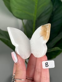 Image 2 of 3D STILBITE X SCOLECITE BUTTERFLY