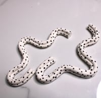 Image 2 of Vega (White/Black Polka Dots)