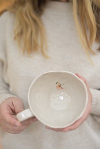 Image 2 of Wobbly Mug 01