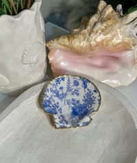 Image 2 of Scallop Trinket Dish SD116