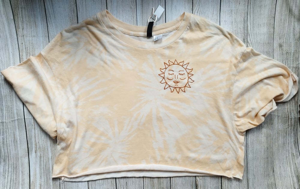 Image of sun babe crop tee