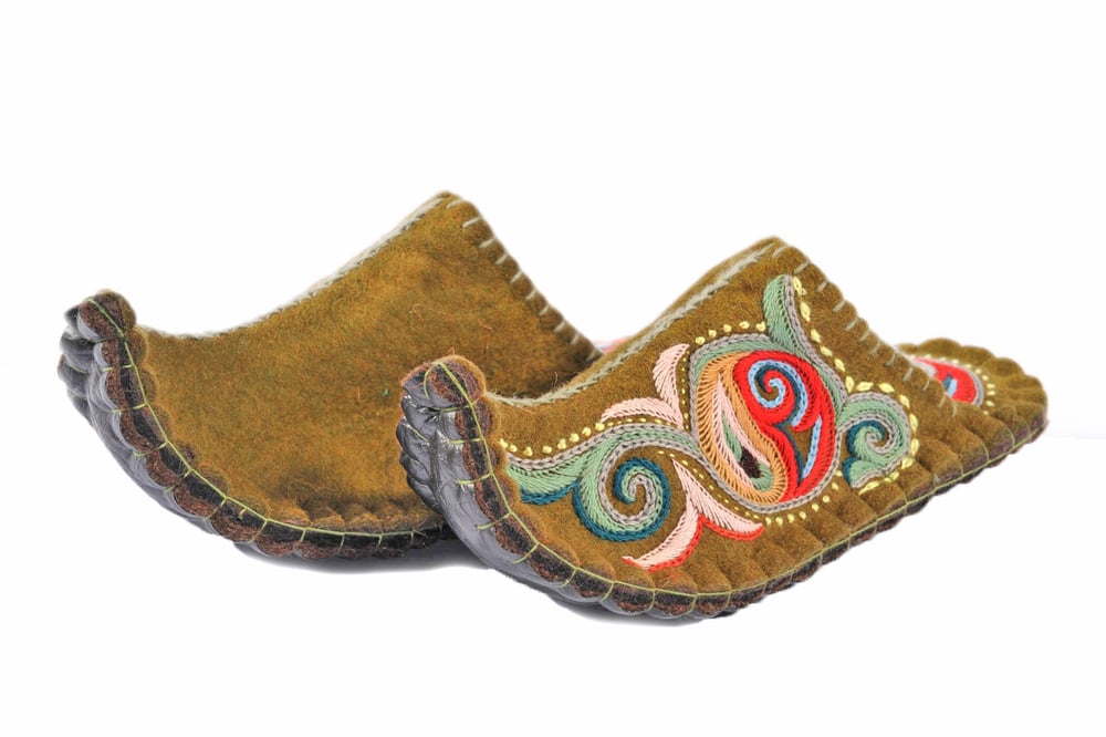 Image of Handmade felted wool slippers ALADDIN, house shoes, home slippers, indoor slippers