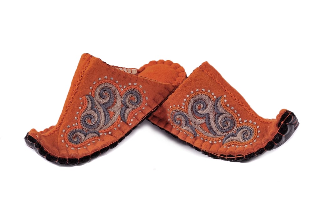 Image of 100% handmade felted slippers with rich embbroidery ALADDIN