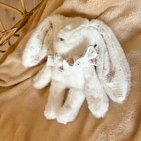 Image 1 of LAPIN TOUT DOUX ROMANTIQUE