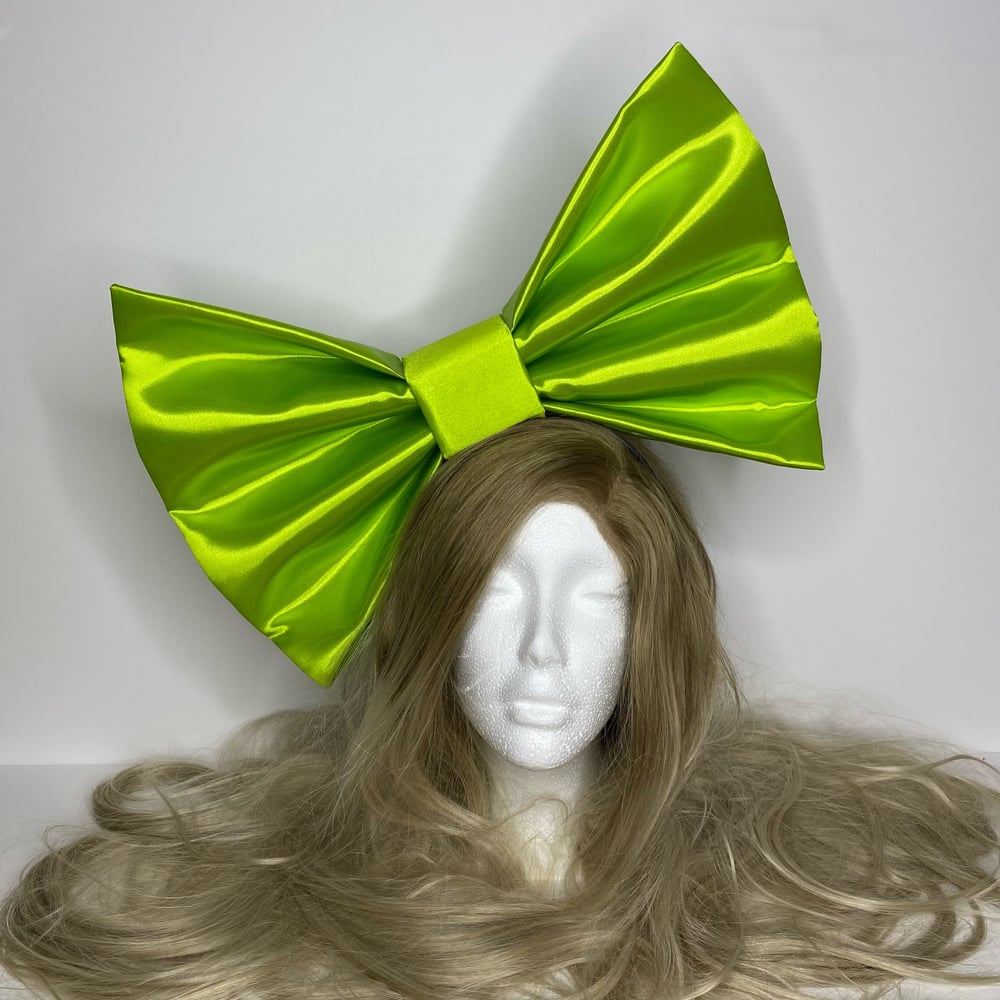 OFFICIAL "HULA" BOW