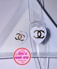 White-chanel  heart 
