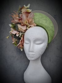 Image 3 of Floral Halo in Lime and Apricot 
