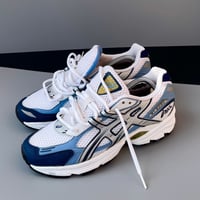 Image 1 of size us9.5 uk7.5 eu41.5 cm26