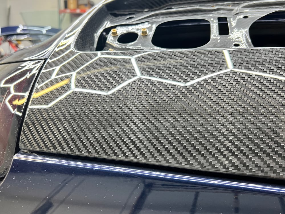 Porsche 997 Carrera style dry carbon deck lid 