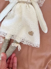 Image 3 of LAPINE LIN BLANC TENUE DENTELLE 