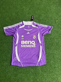 Image 1 of     Real Madrid 2006/07 Purple Away Jersey – BenQ Siemens Edition