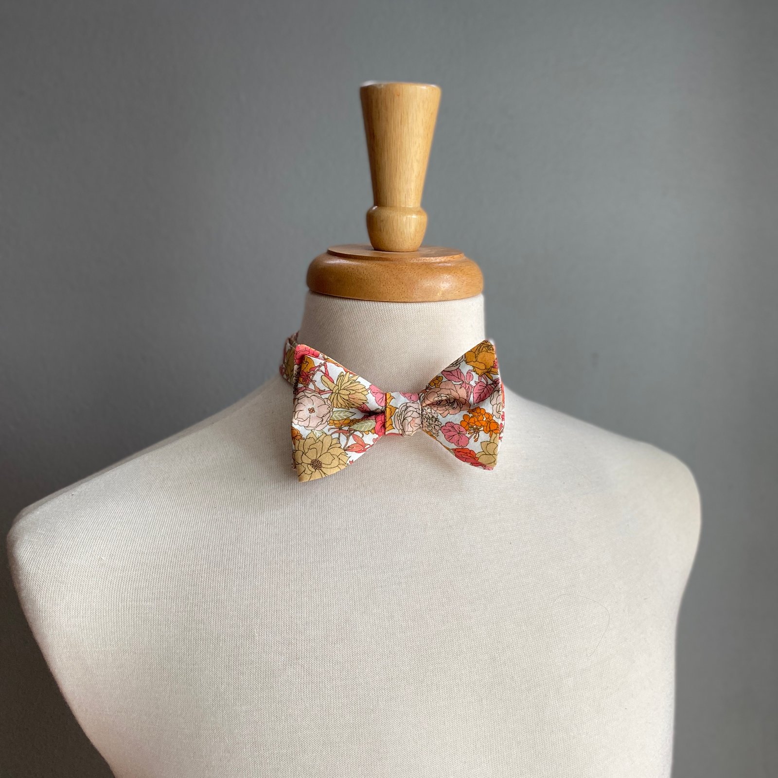 Ameri♡VINTAGE FLOWER BOW TIE SHIRT✳︎kha Floral Toile Bow Tie | Men's, Women's, Kid's & Baby's