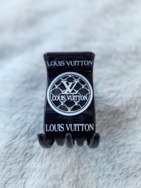 Image 5 of Large clips to hold whenu