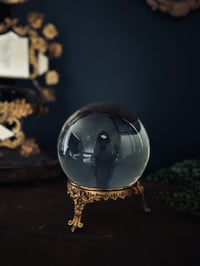 Image 2 of Magnifique boule de cristal de 15cm de diamètre, et son support en régule doré, XIXème siècle