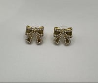 Bow Stud 