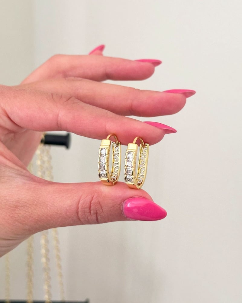 Image of Lucy Hoops