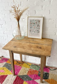 Image 1 of Petite table en bois 
