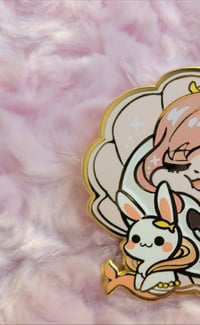 Image 1 of Sleepy Bean Hoshi In Hand