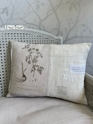 Image of Cowparsley cushion