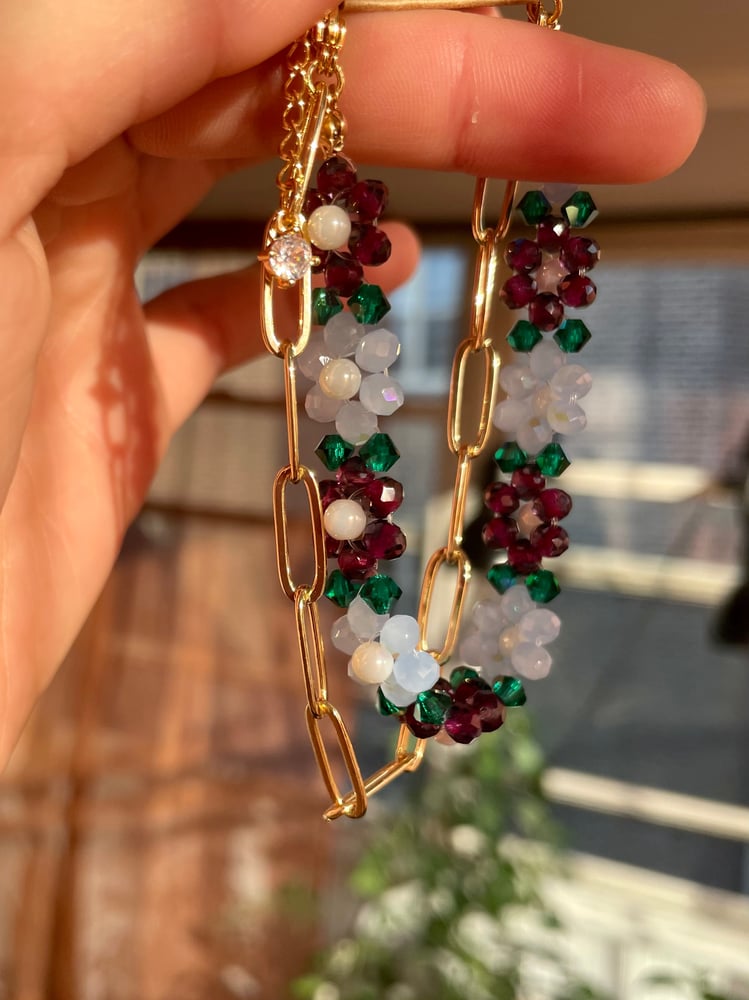 Image of Dreamy Flowers w/ Gold Chain