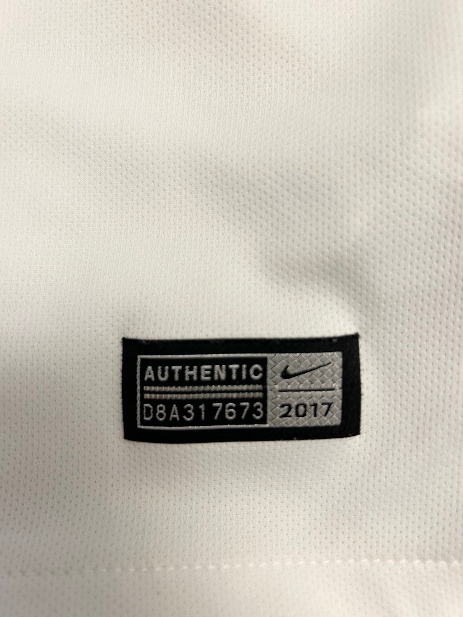 Image of Tottenham Hotspur “KANE 10” 2017/18 Home Shirt + PL patches, L