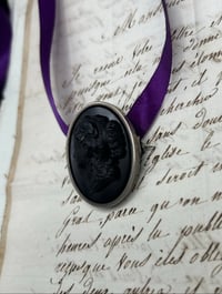 Image 5 of Superbe et grand camée en argent massif, verre noir, début 1900