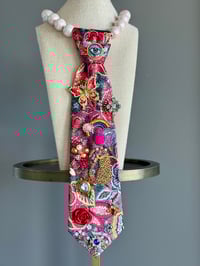 Image 2 of Kaleidoscope Queen