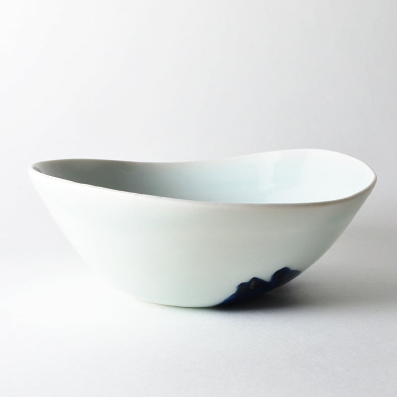 Image of small blue and white bowl