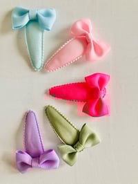 Image 1 of Summer bow clip