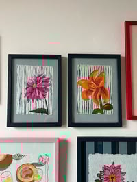 Image 3 of Small pink dahlia